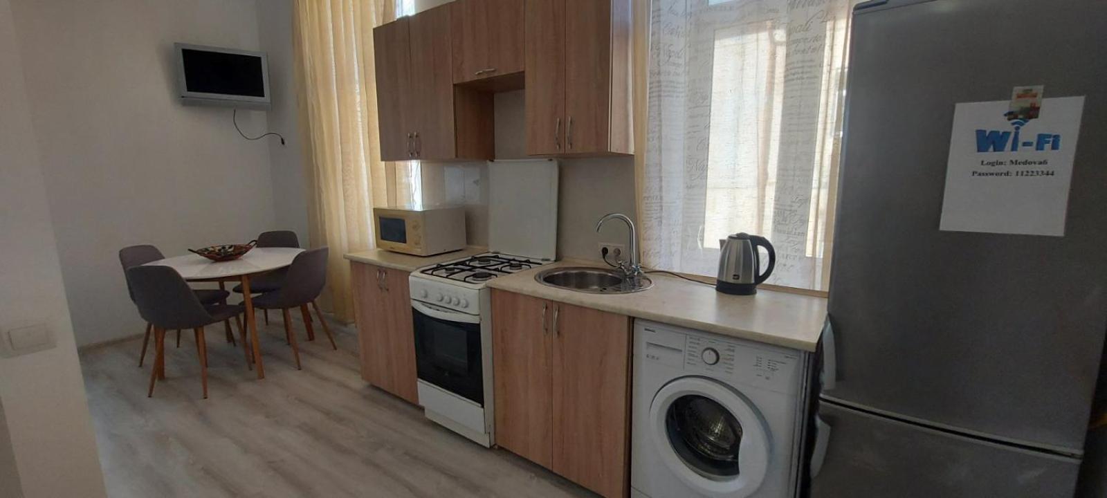 Апартаменти В Центрі Львова !!! Esterno foto